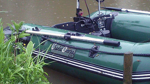 Bateaux verts pêche carpes